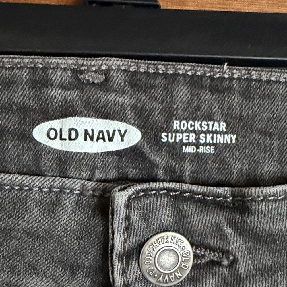 Old Navy Distressed Gray Skinny Jeans - Picture 2 of 4